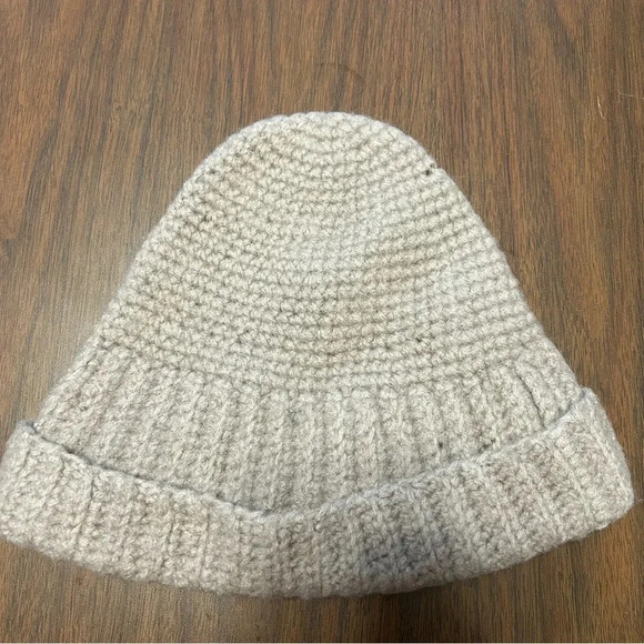 Jones New Your 100 Wool Beanie Tan - Picture 3 of 3